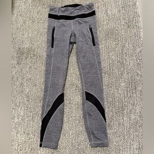 Lululemon Inspire Tight II Gray & Black Leggings Zip Pockets Size 2
